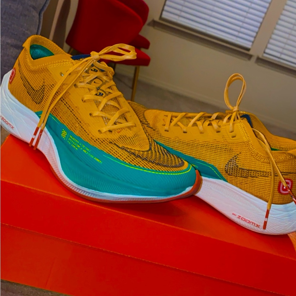 Nike ZoomX Vaporfly Next% 2 Men’s Size 5.5 (Women’s Size 7)